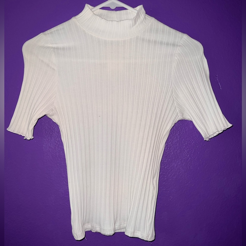 White lines short sleeve shirt - Picture 2 of 4